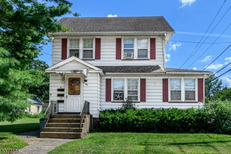 84 E Somerset St, Raritan Boro, NJ 08869