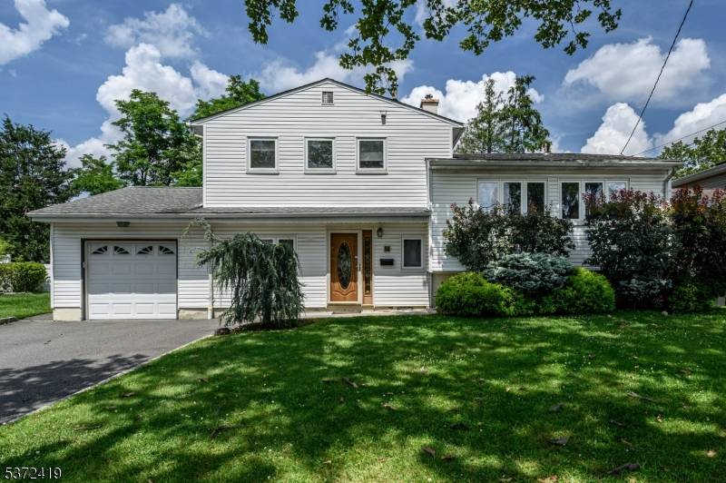 54 Starlight Dr, Woodbridge Twp., NJ 07067