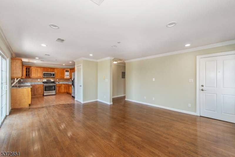 Passaic City, NJ 07055,77 Cedar St #3