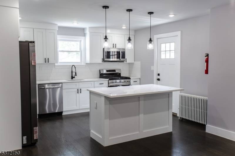 Teaneck Twp., NJ 07666,21 Beveridge St