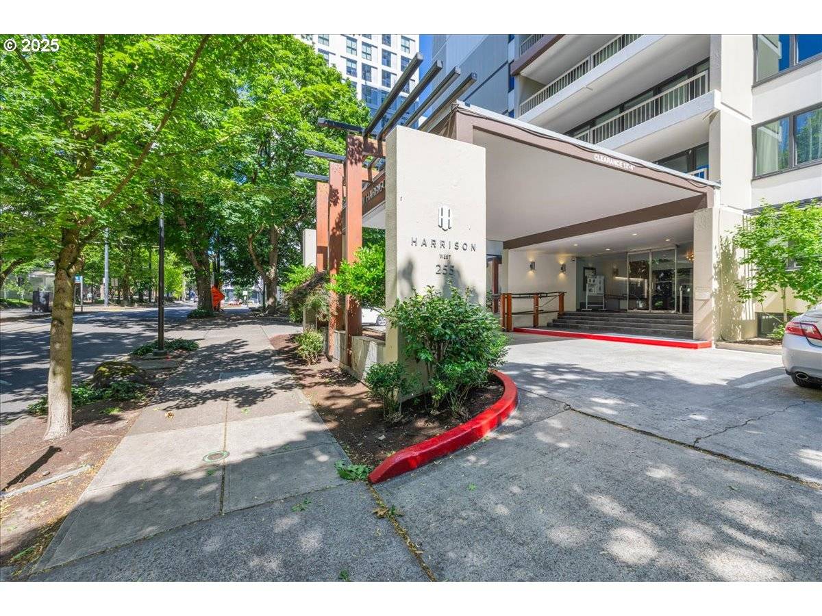 255 SW HARRISON ST #15A, Portland, OR 97201