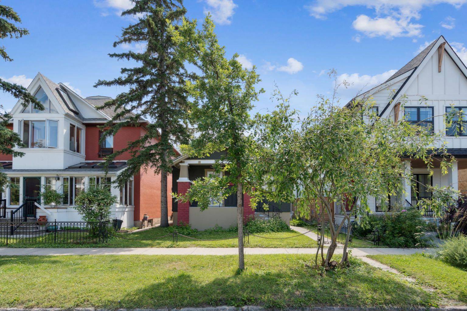Calgary, AB T2G 0W8,1331 10 AVE Southeast