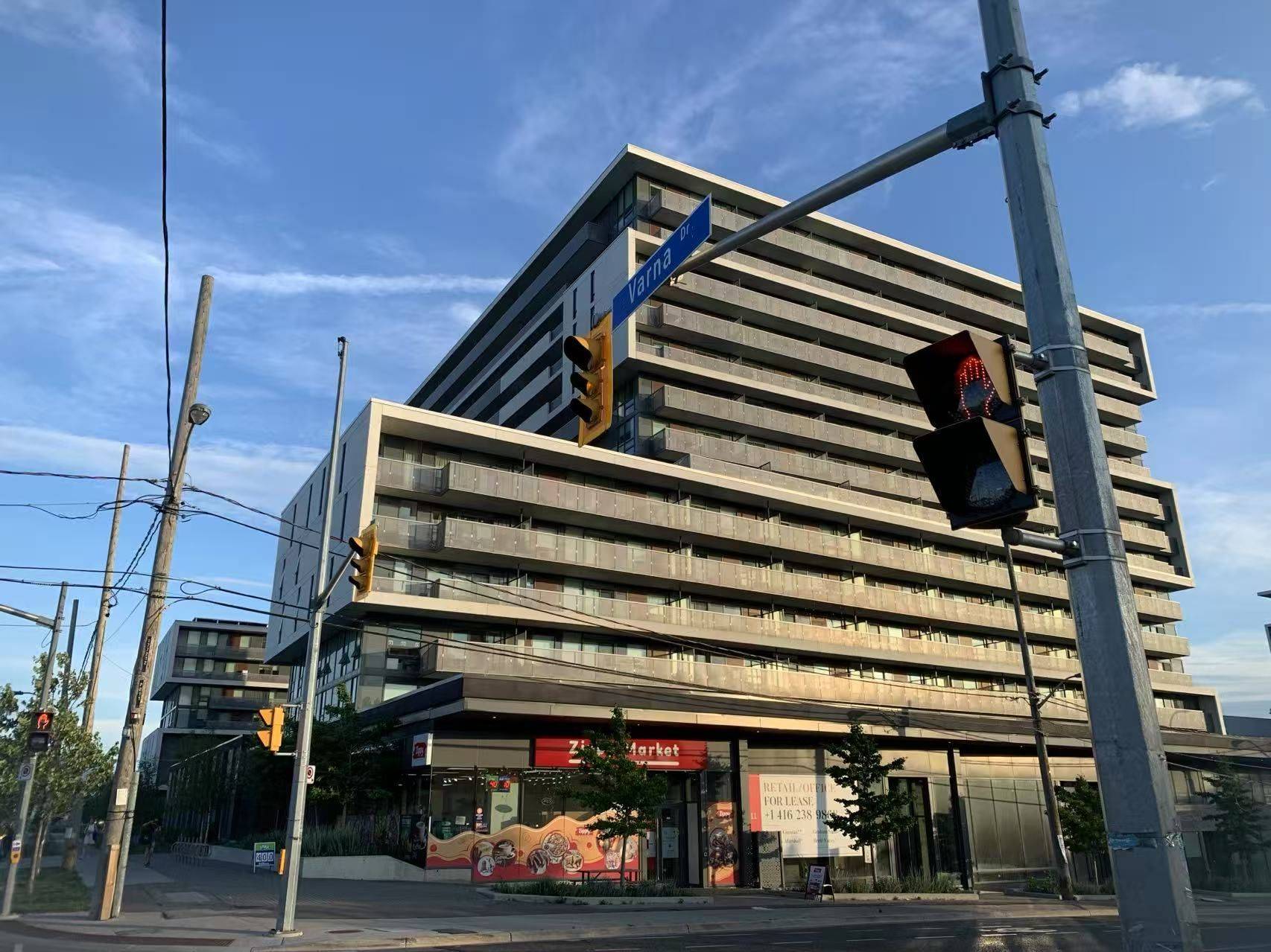 Toronto C04, ON M6A 0B3,120 Varna DR #1111