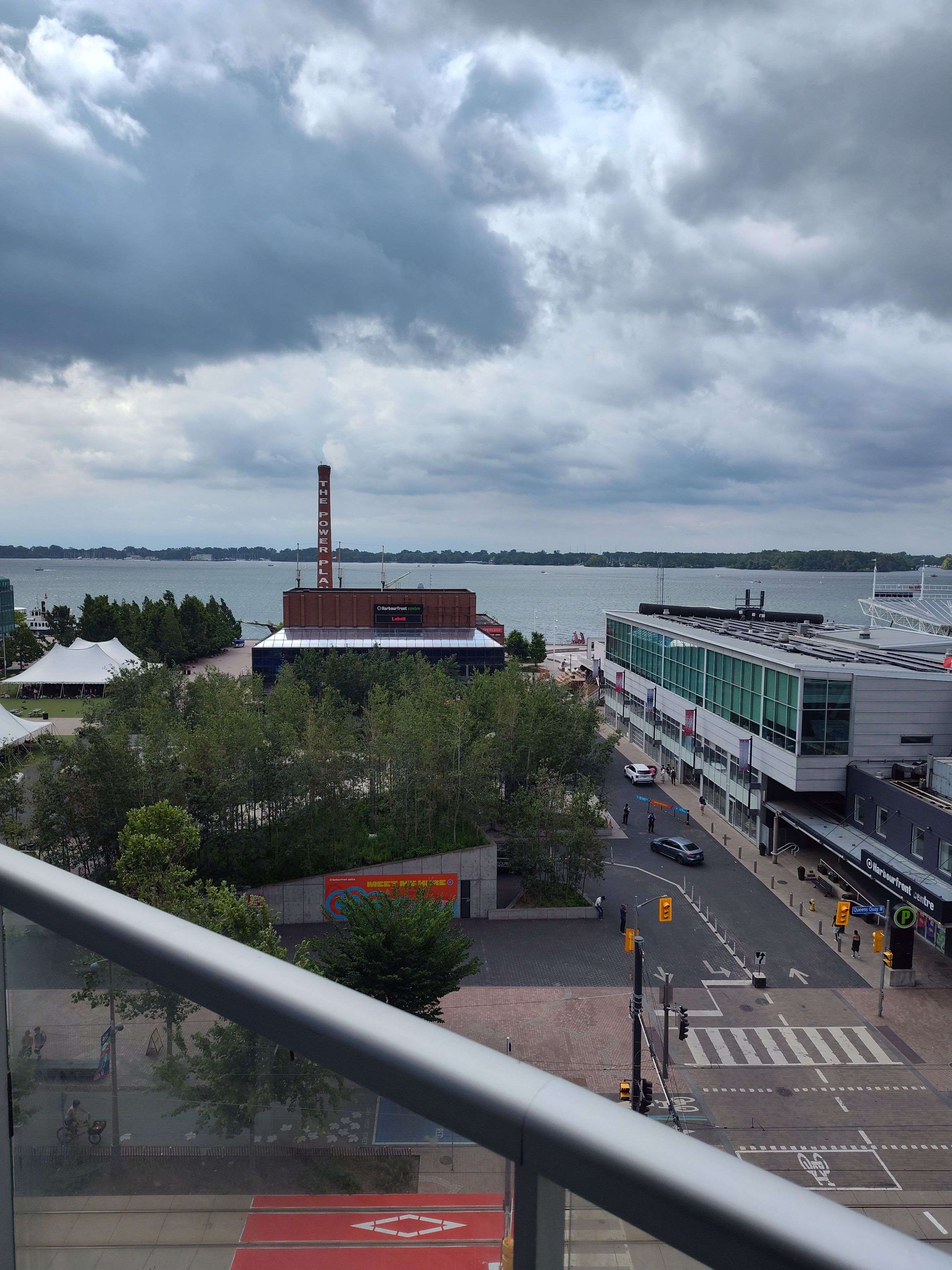 Toronto C01, ON M5J 2Y2,218 Queens Quay W #708