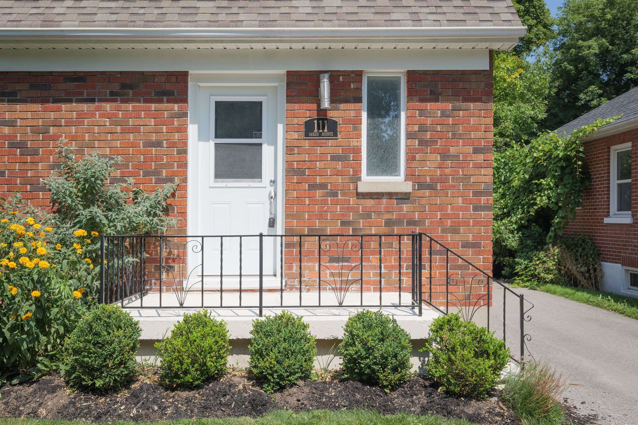 Oshawa, ON L1G 6C5,111 Oakes AVE