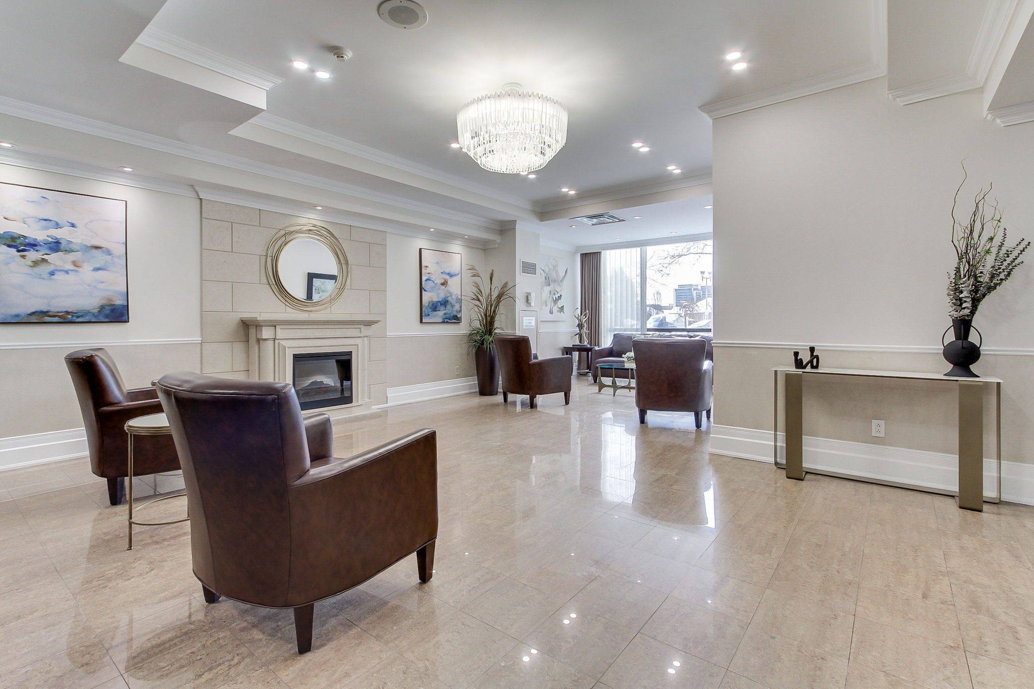 Richmond Hill, ON L4C 9S5,40 Harding BLVD W #301