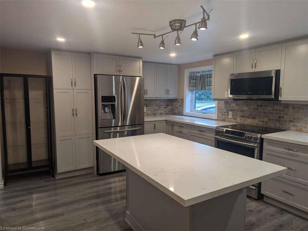 4 Simcoe RD, Ramara, ON L0K 1B0