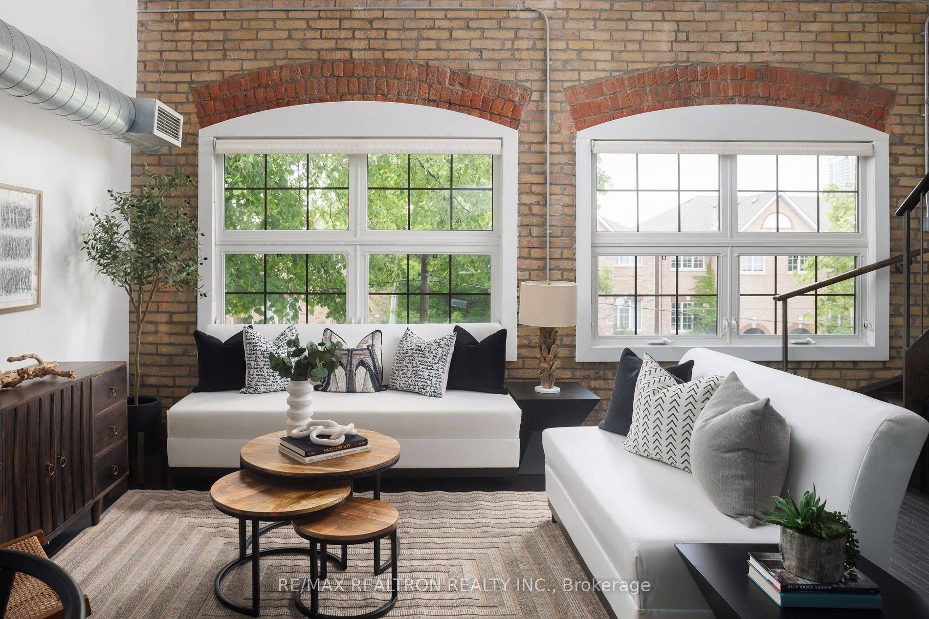 1100 Lansdowne AVE #307, Toronto W02, ON M6H 4K1