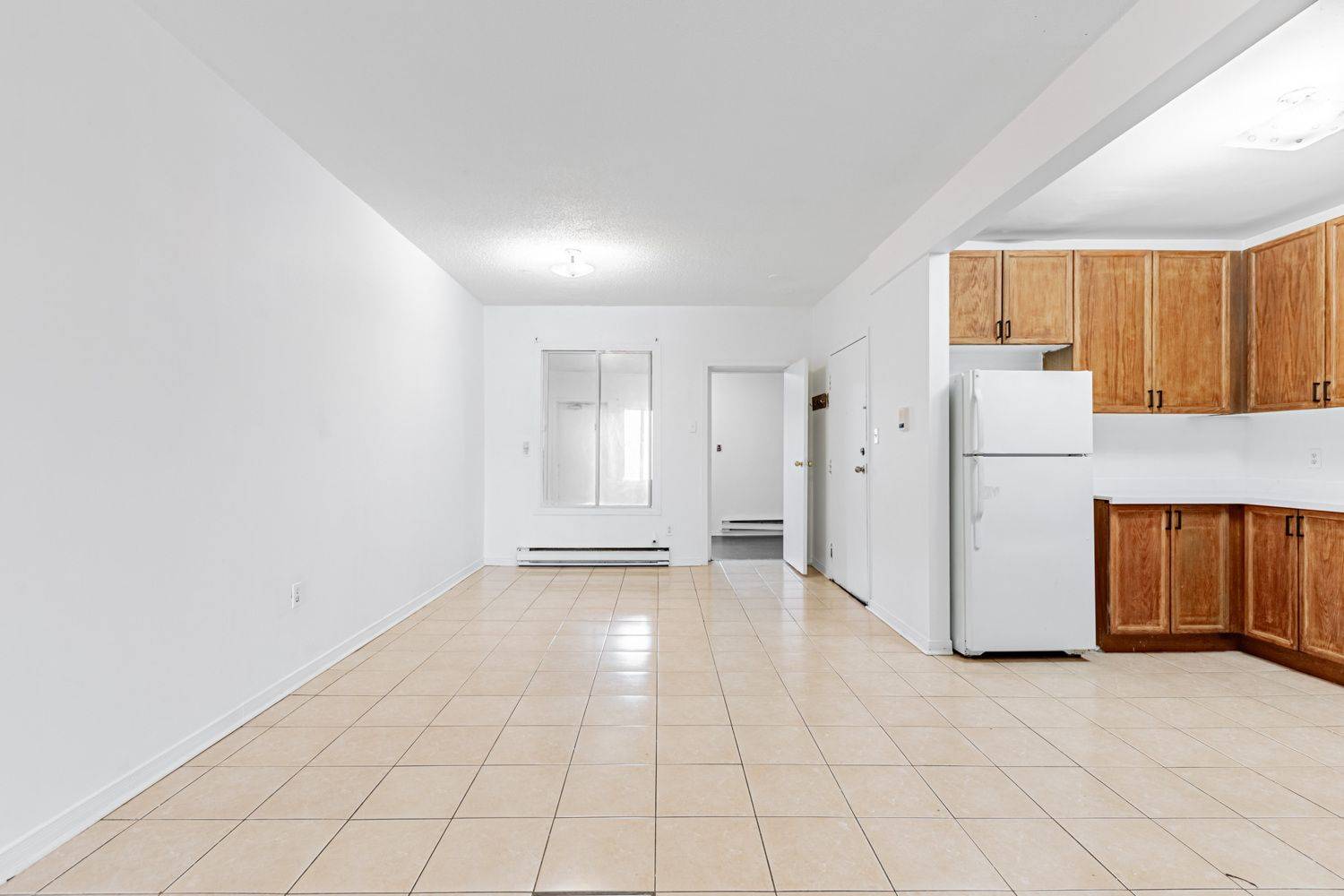 Toronto W01, ON M6K 2Y7,223 Jameson AVE #303