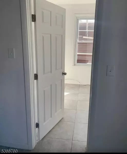 Paterson City, NJ 07522,41 Wayne Ave #2