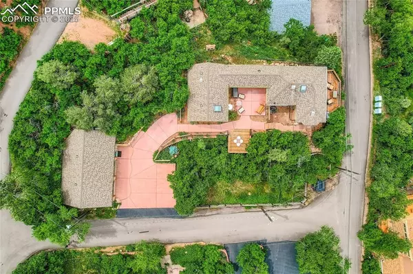 Manitou Springs, CO 80829,903 High RD