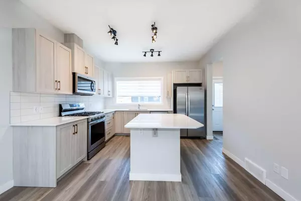 Calgary, AB T2X 5J4,568 Legacy CIR Southeast