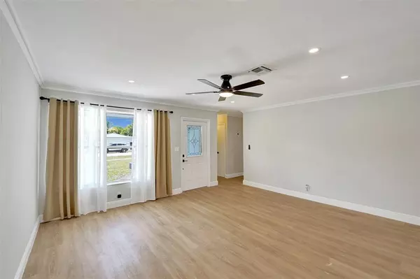 Plantation, FL 33311,421 NW 39th Avenue