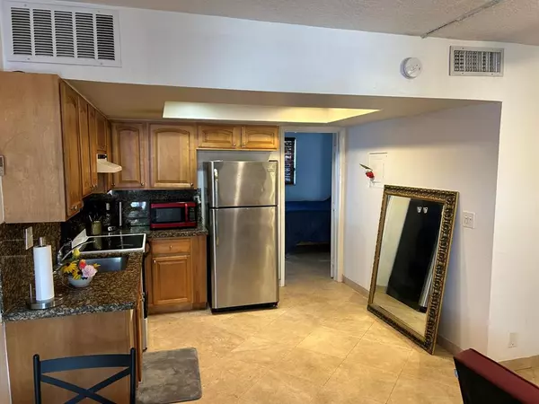 Fort Lauderdale, FL 33301,510 NE 17th Ave #105