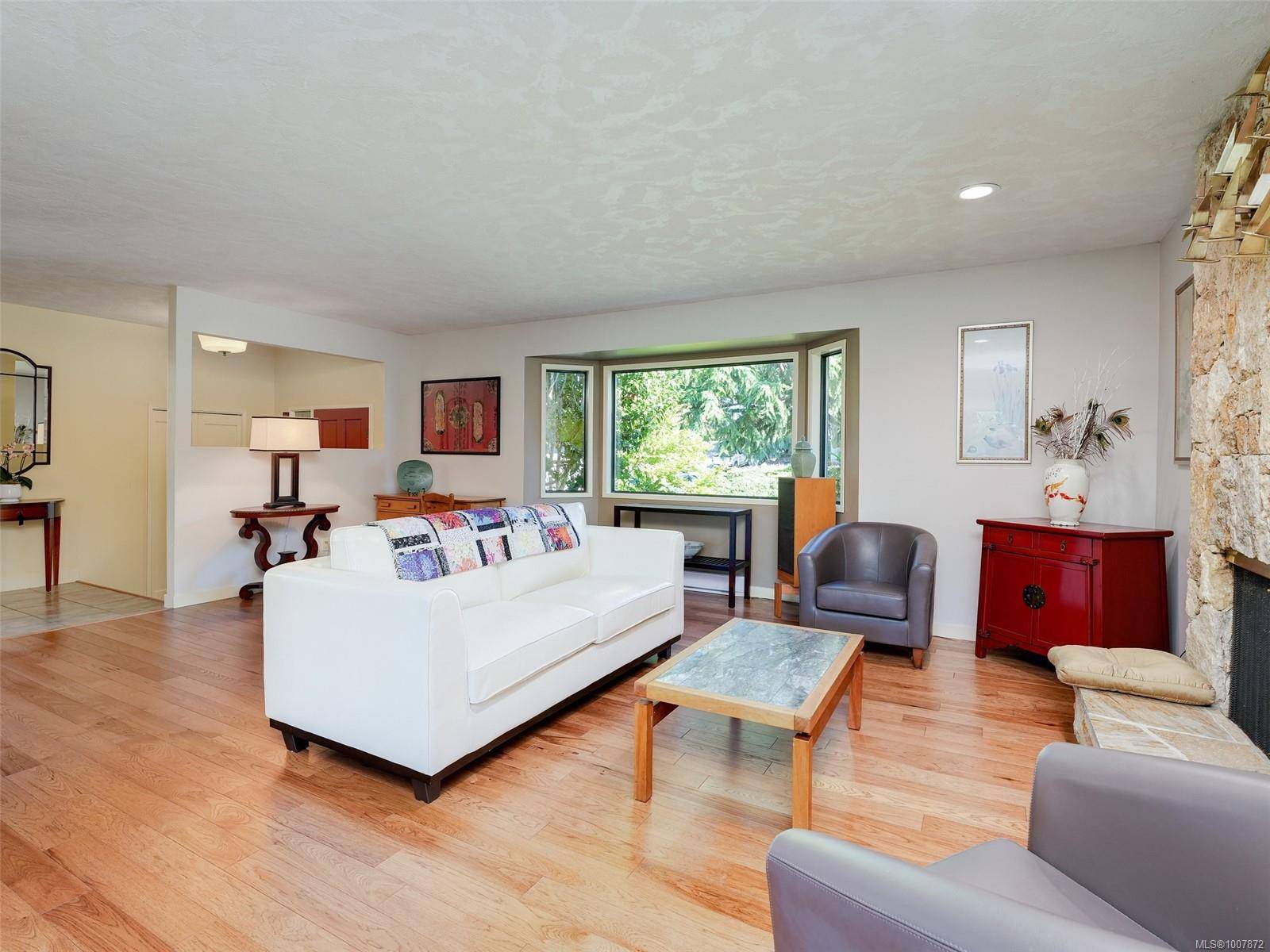 Saanich, BC V8X 2M7,4234 Panorama Dr