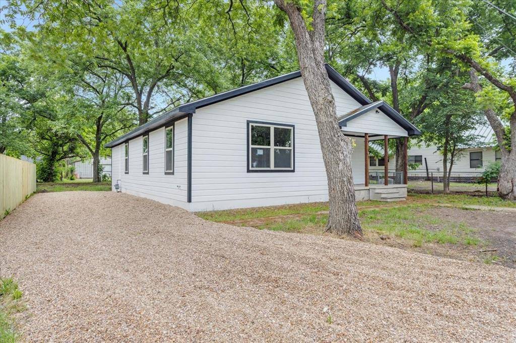 Savoy, TX 75479,103 N Mill Street