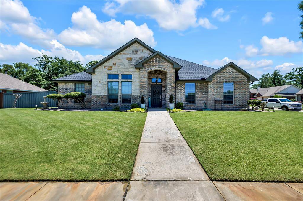 1021 Karen Street, Aubrey, TX 76227