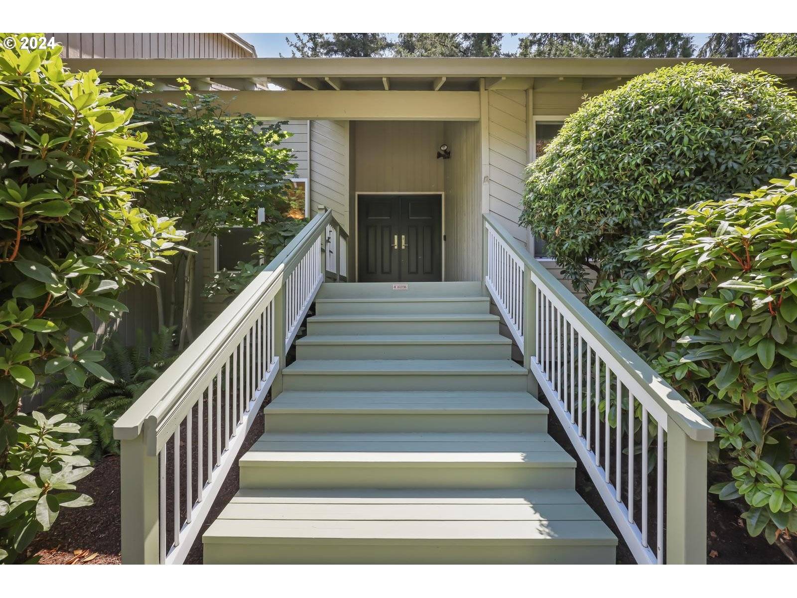 Lake Oswego, OR 97035,39 WALKING WOODS DR