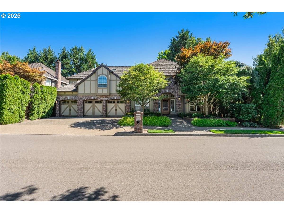Lake Oswego, OR 97035,5094 DENTON DR