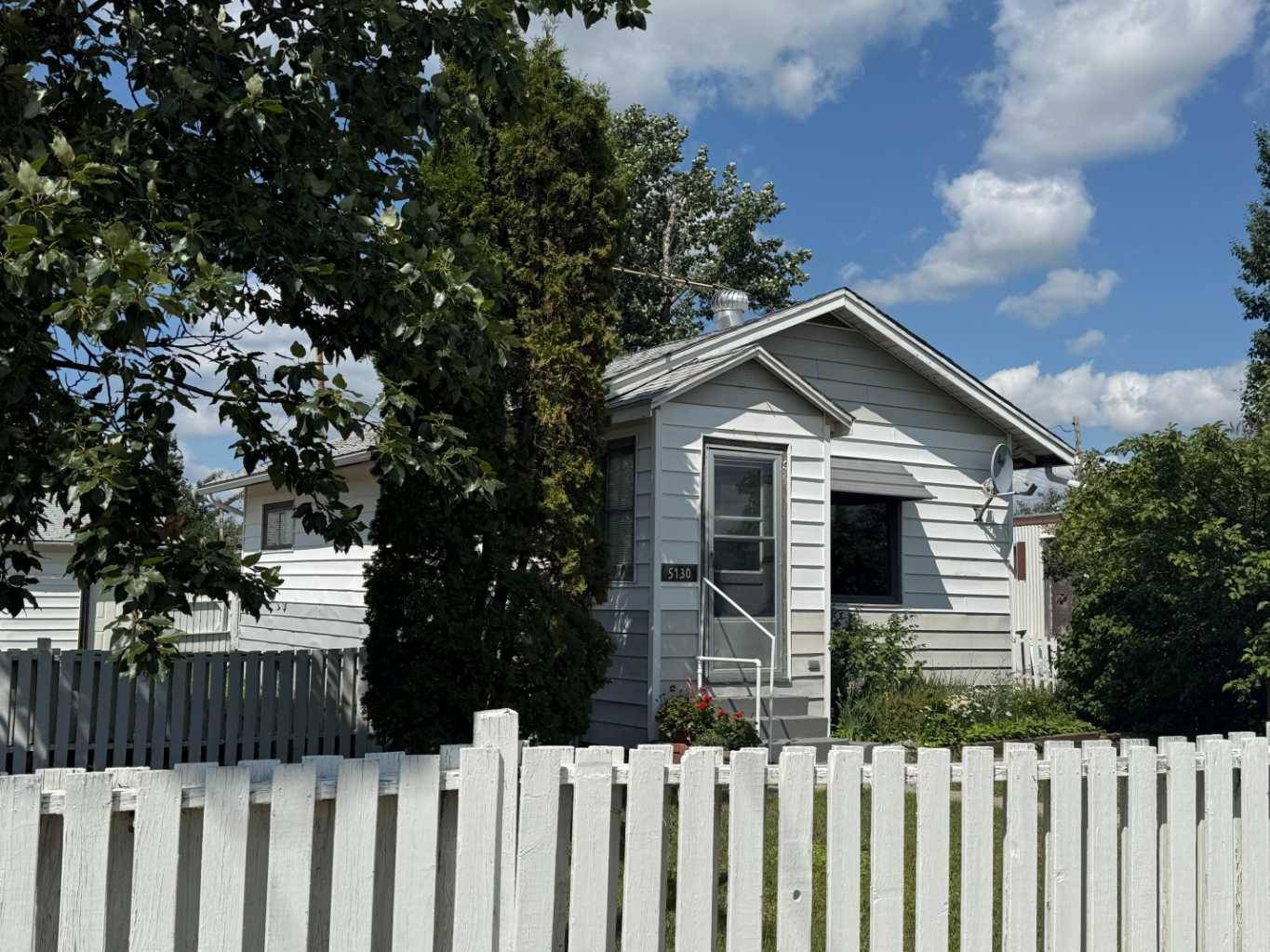 5130 50 AVE, Berwyn, AB T0H 0E0