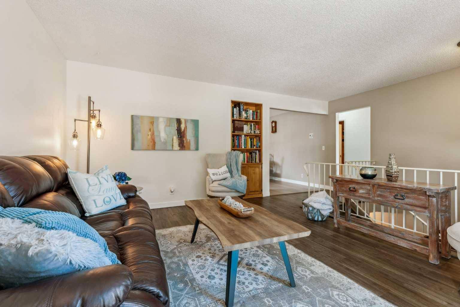 Okotoks, AB T1S 1E1,143 Waldron AVE