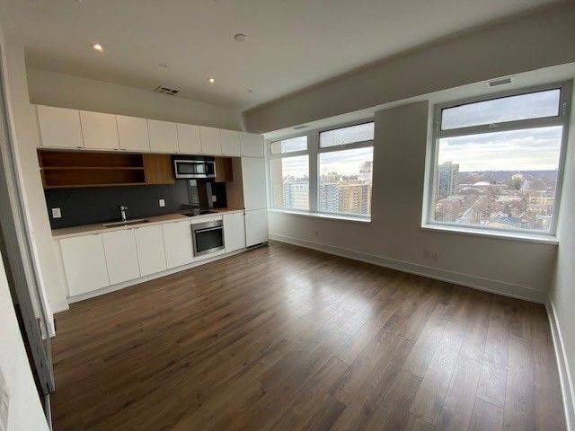 111 St. Clair AVE #1227, Toronto C02, ON M4V 1N5