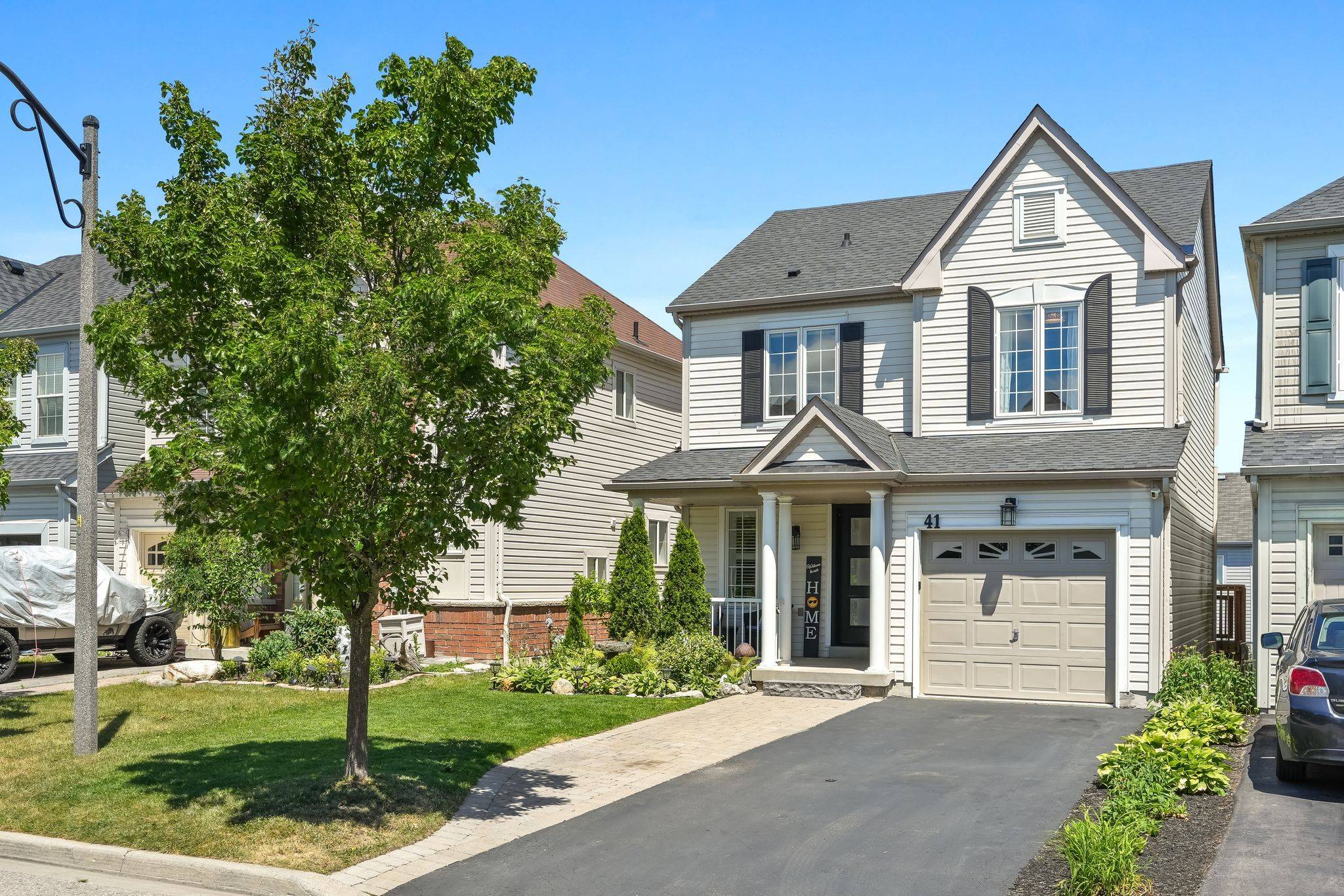 41 Teardrop CRES, Whitby, ON L1M 2P1