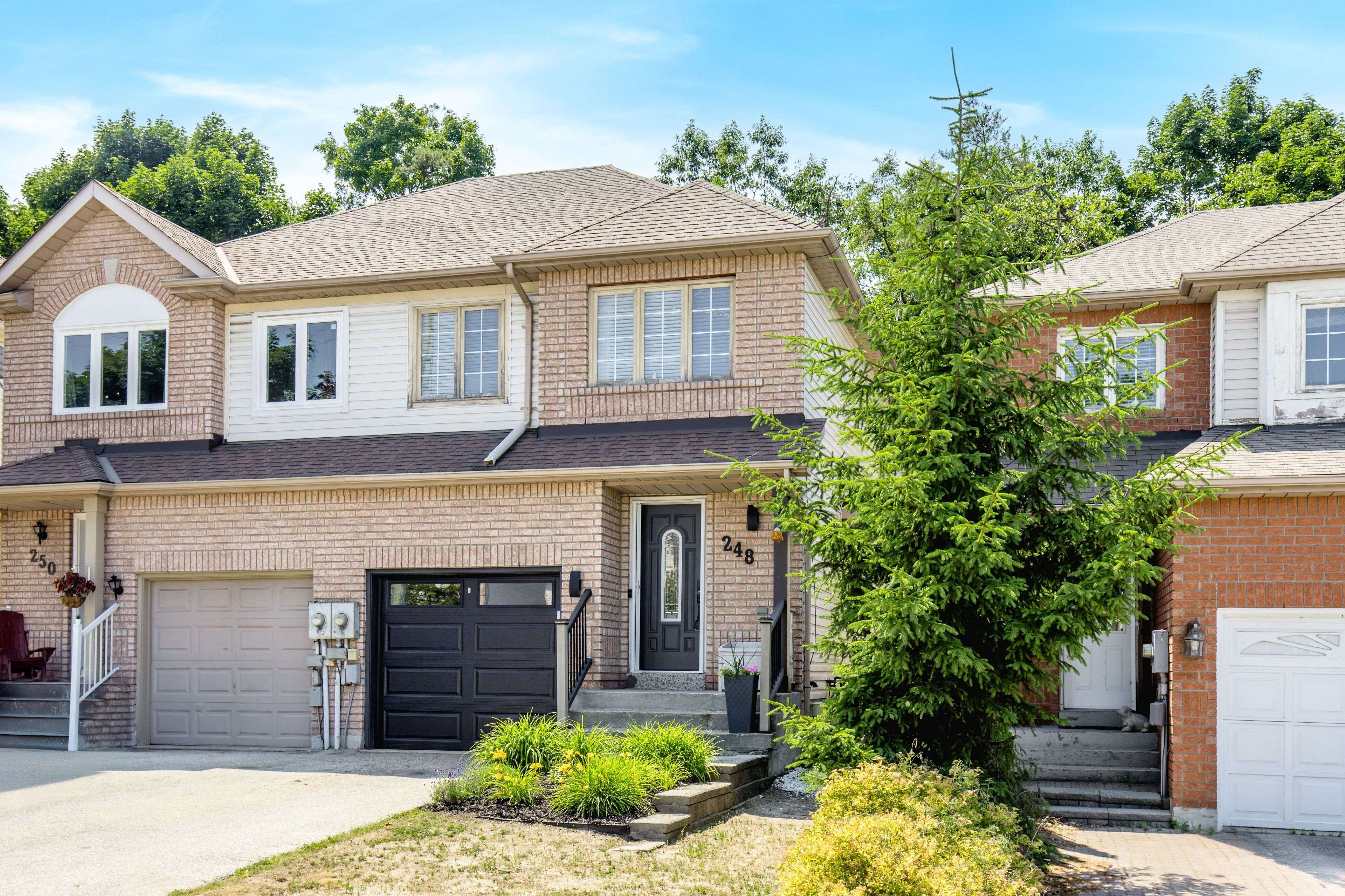 248 Ferndale DR S, Barrie, ON L4N 8J9