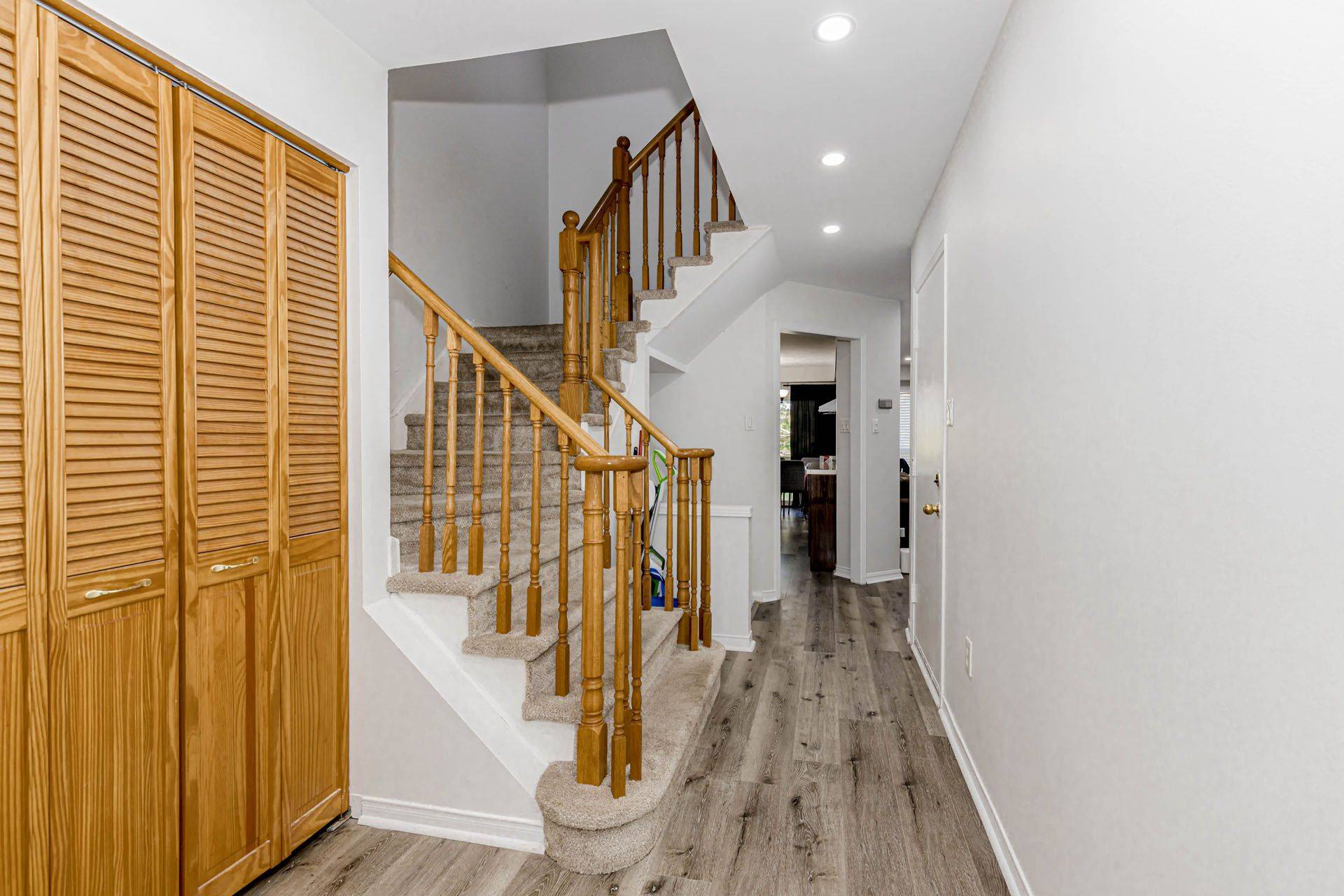 Mississauga, ON L5M 4X7,4605 Donegal DR #28