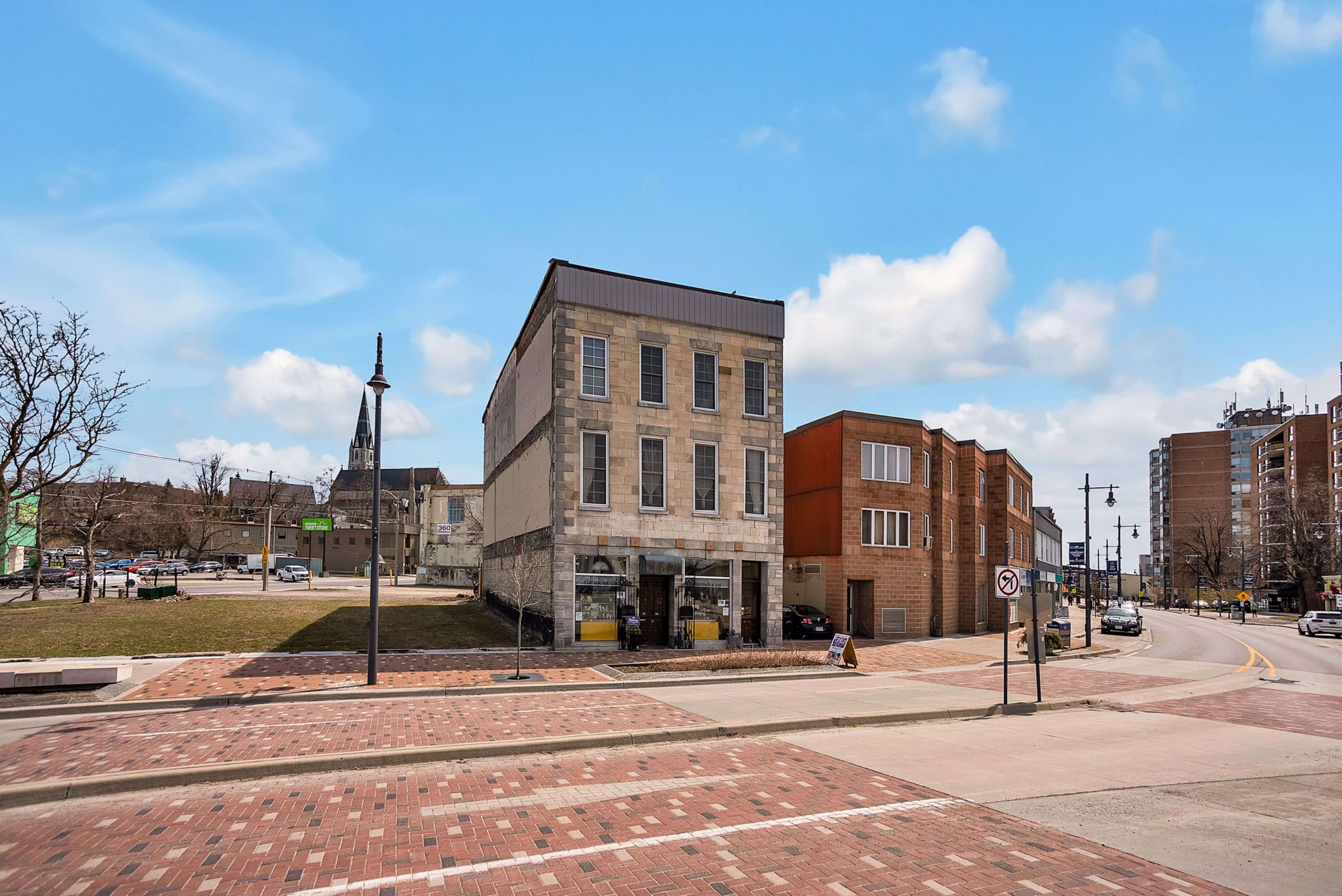 393 Front ST #1, Belleville, ON K8N 2Z9