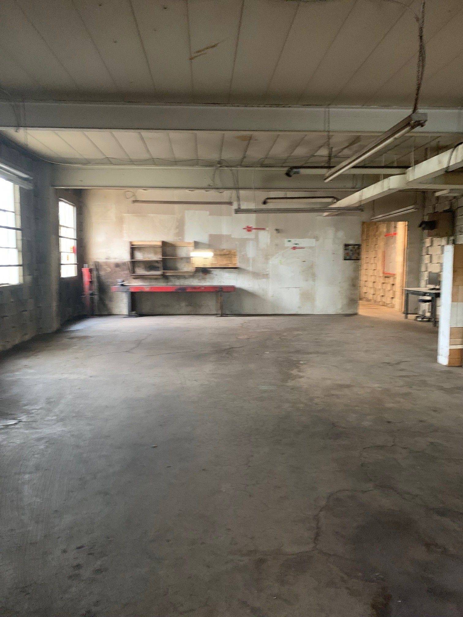Guelph, ON N1E 6C2,21 Industrial ST