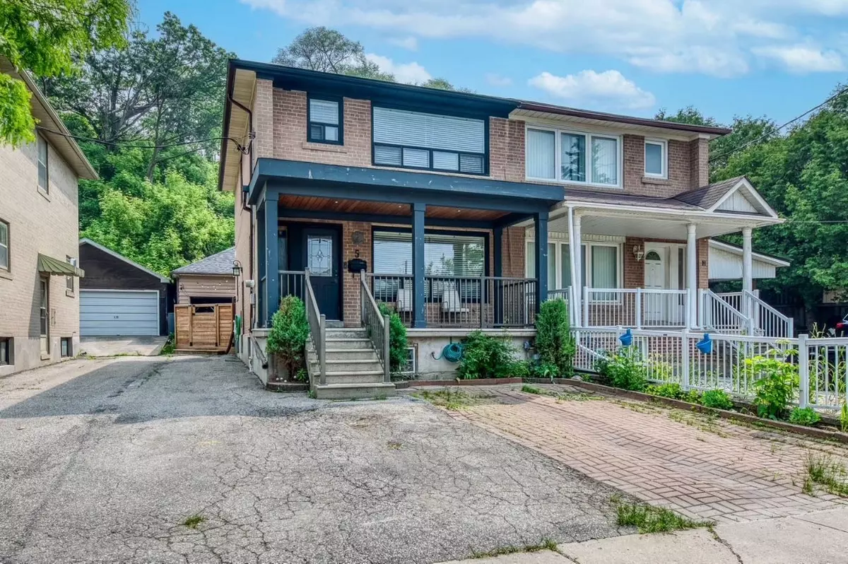 Toronto W03, ON M6N 3Y1,5 Hilldale RD