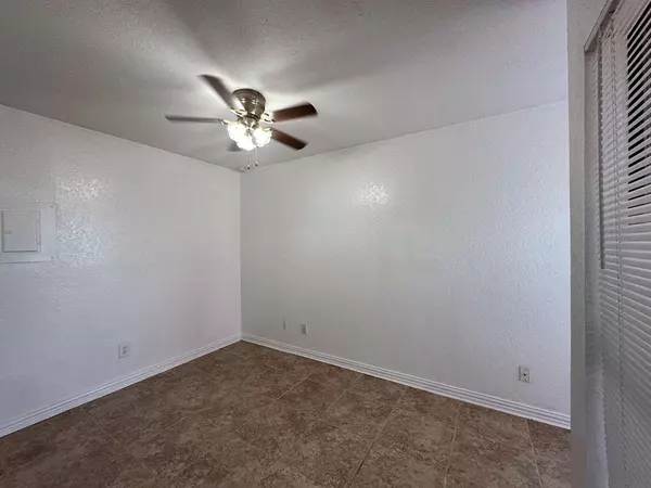 Dallas, TX 75243,9825 Walnut Street #304