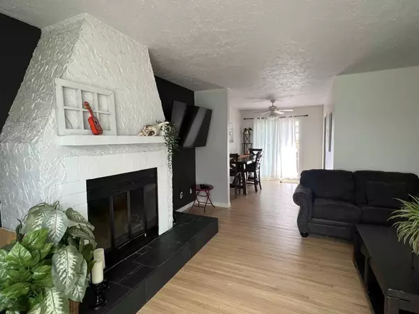 Edson, AB T7E 1A5,4237 5 Ave