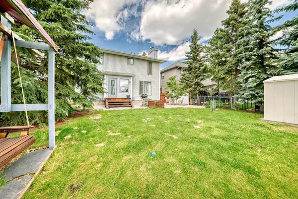 Cochrane, AB T4C 1K2,13 Riverview CIR