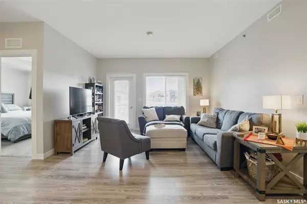 142 Pawlychenko LANE #319, Saskatoon, SK S7V 0N7