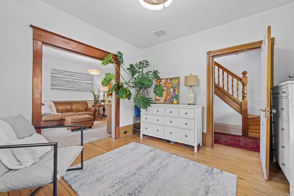 Selwyn, ON K0L 2H0,172 Queen ST