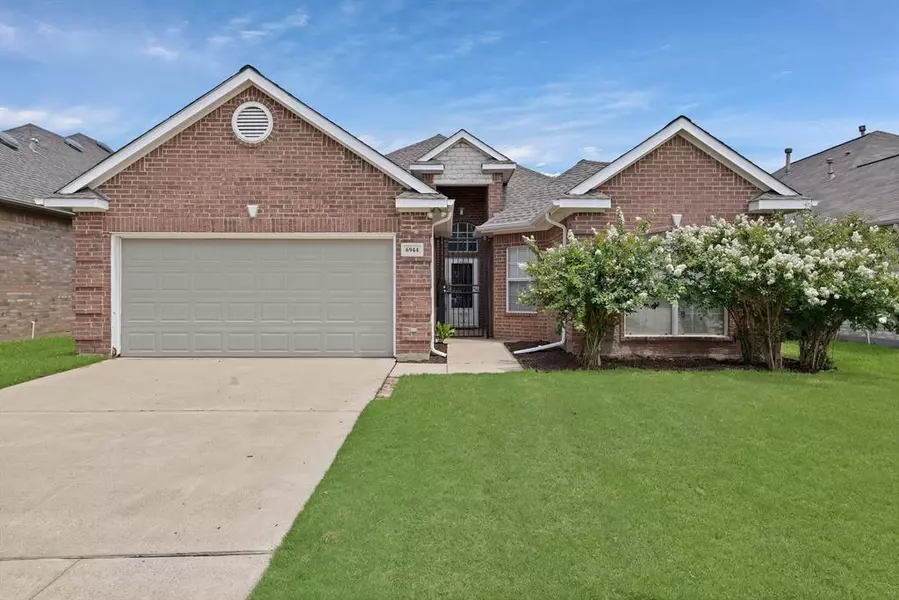 6944 Stockton Drive, Fort Worth, TX 76132