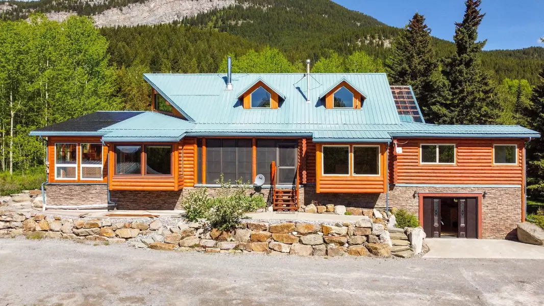 2712 Valley Ridge RD North, Frank, AB T0K0E0