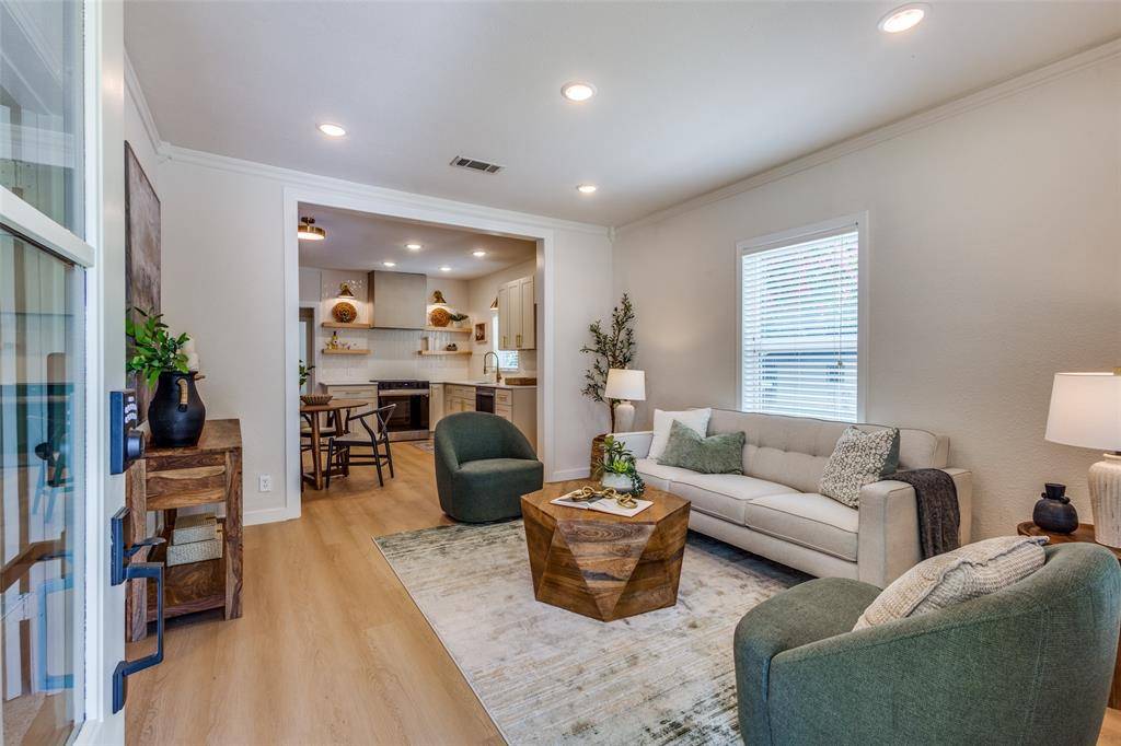 Van Alstyne, TX 75495,171 Douglas Street