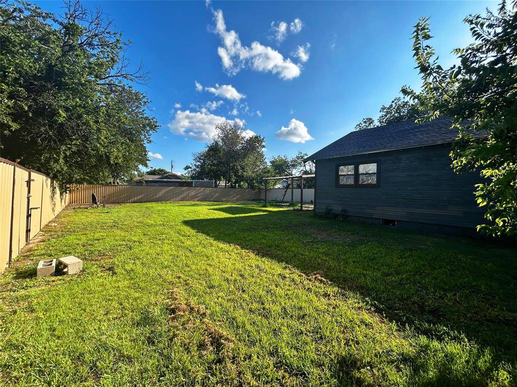 Coleman, TX 76834,216 E 9th Street