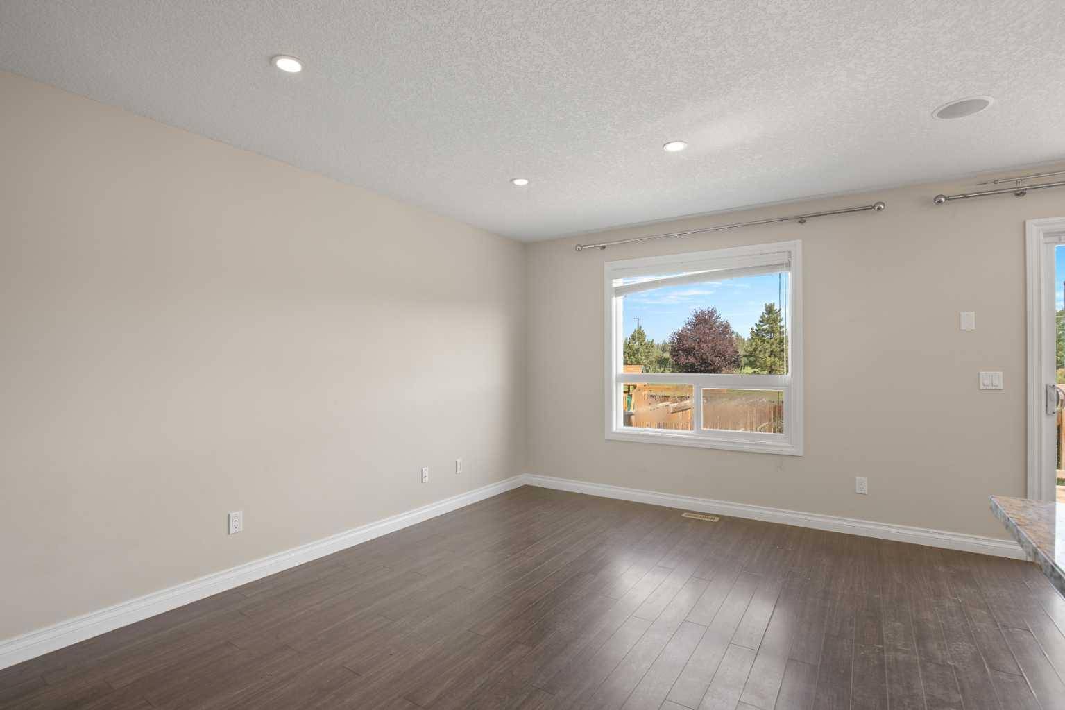 Red Deer, AB T4P 0M3,32 Carlson PL