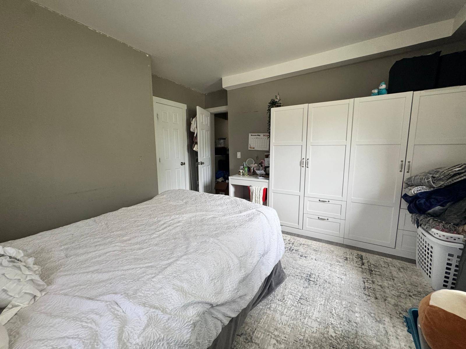 Oshawa, ON L1H 4B5,328 Centre ST S