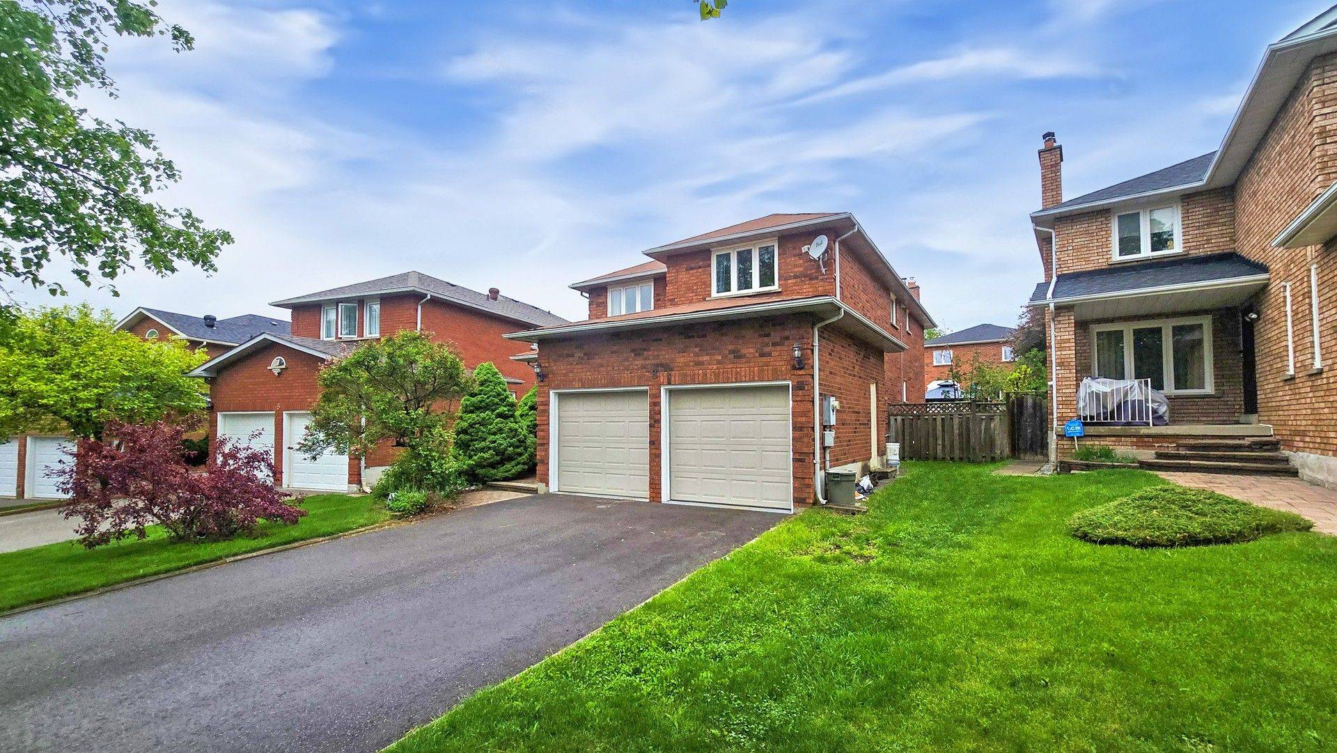 Markham, ON L3R 9G5,8 Muster CT