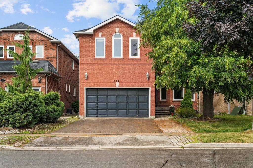 584 Doubletree LN, Newmarket, ON L3X 2K6