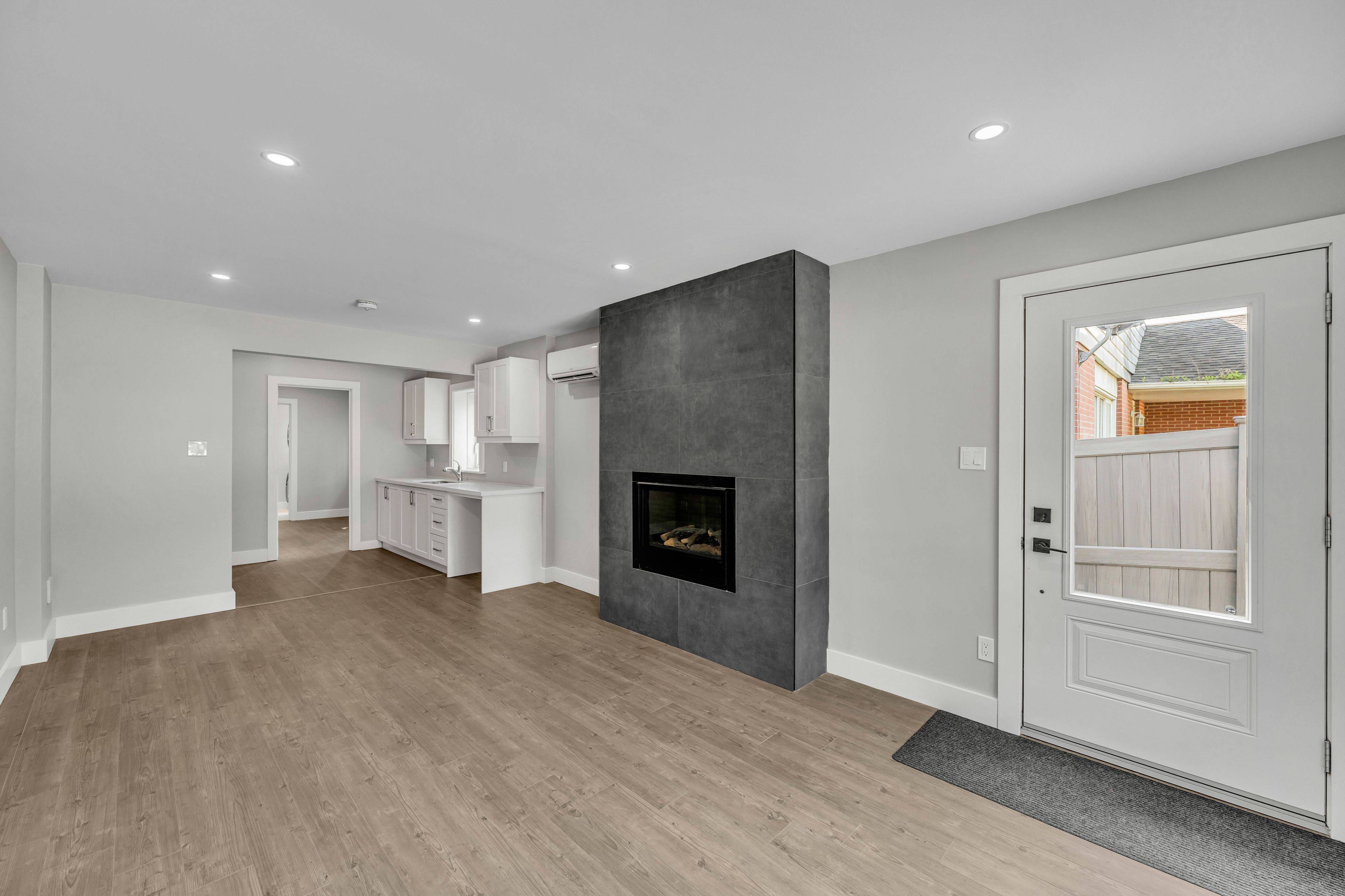 Uxbridge, ON L9P 1A8,45 Beech ST N #In-Law
