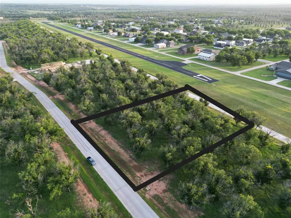 Granbury, TX 76049,919 E Landings Drive