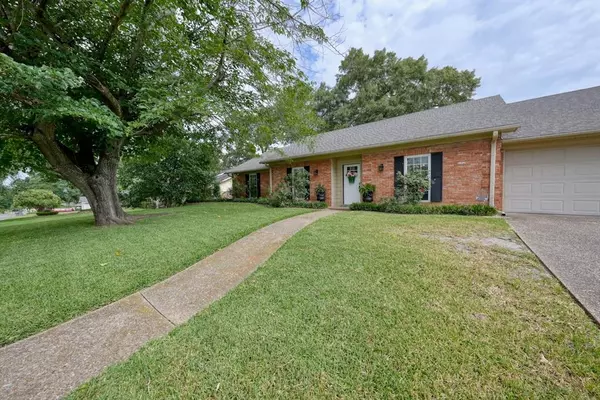Tyler, TX 75703,617 Top Hill Drive