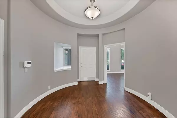 Euless, TX 76039,910 Greenhurst