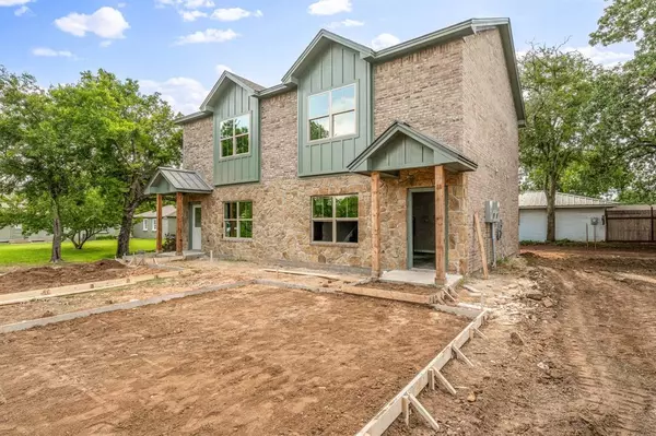 Stephenville, TX 76401,932 W Shirley Street